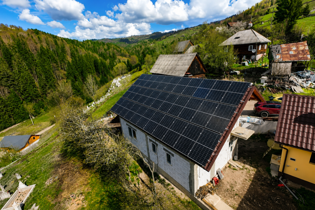 Extindere sistem fotovoltaic cu panouri suplimentare realizată de SUN BIT