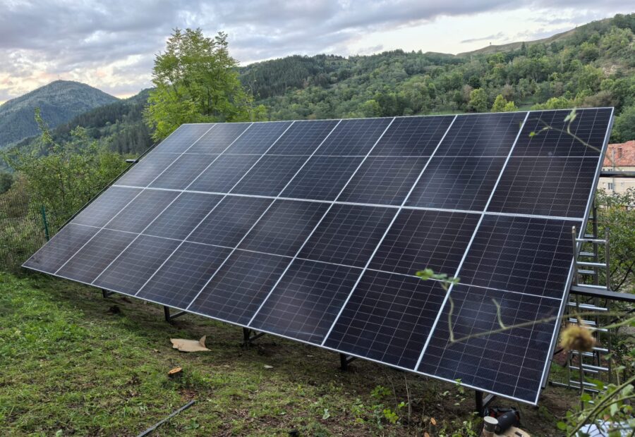 Panouri fotovoltaice Posaga, Județul Alba – Panouri fotovoltaice Poșaga Alba – sistem 11 kWp cu stocare 32 kWh