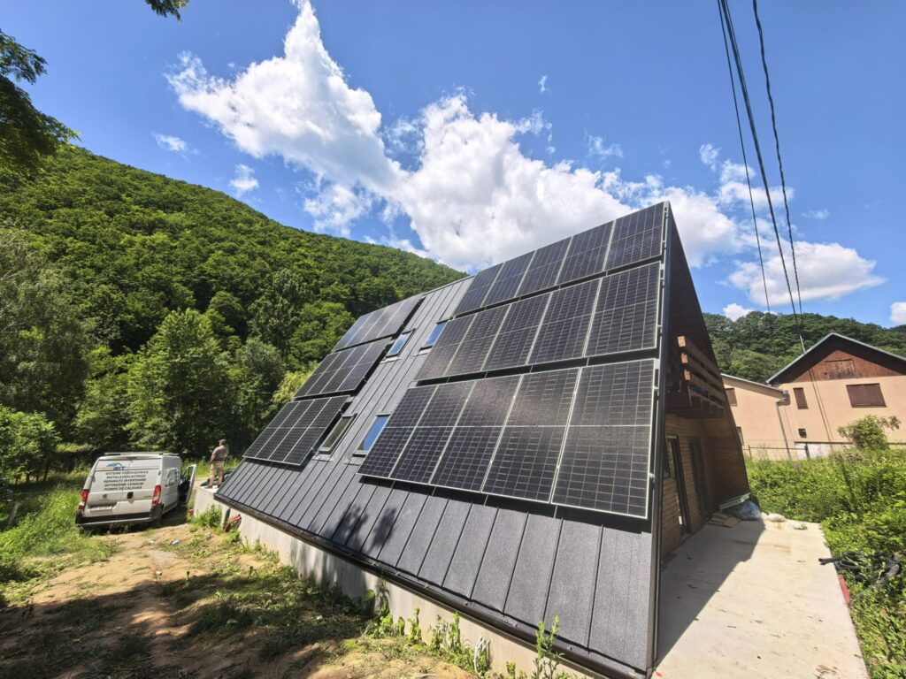 Sistem fotovoltaic cu baterii pentru casă – SUN BIT