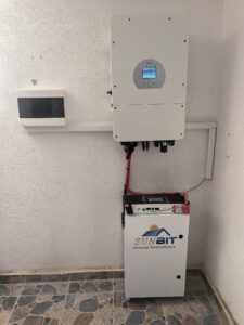Invertor Deye pentru sistem fotovoltaic cu baterii